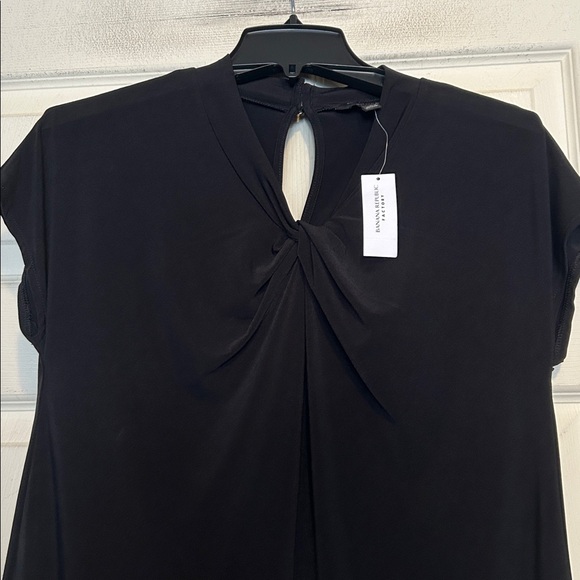 Banana Republic Factory Black Twist Front Blouse Size Small NWT - Picture 2 of 6